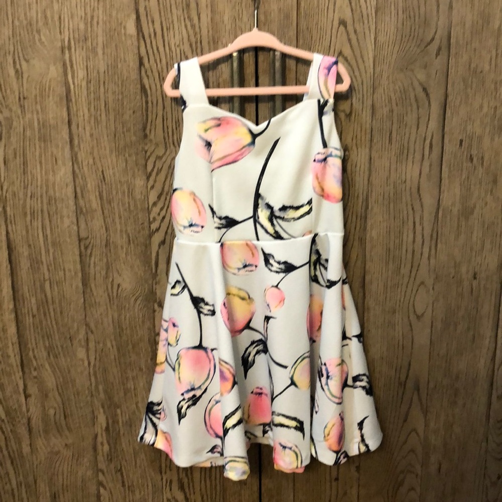 Pippa & Julie dress in size 7